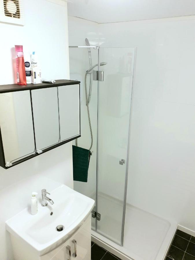 Elephant & Castle - Zone 2 - Private Rooms - Shared Bathroom London Eksteriør billede