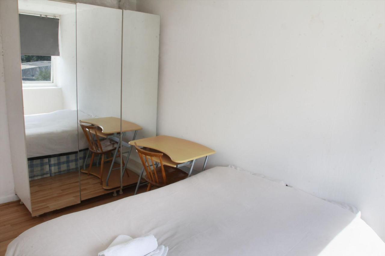 Elephant & Castle - Zone 2 - Private Rooms - Shared Bathroom London Eksteriør billede